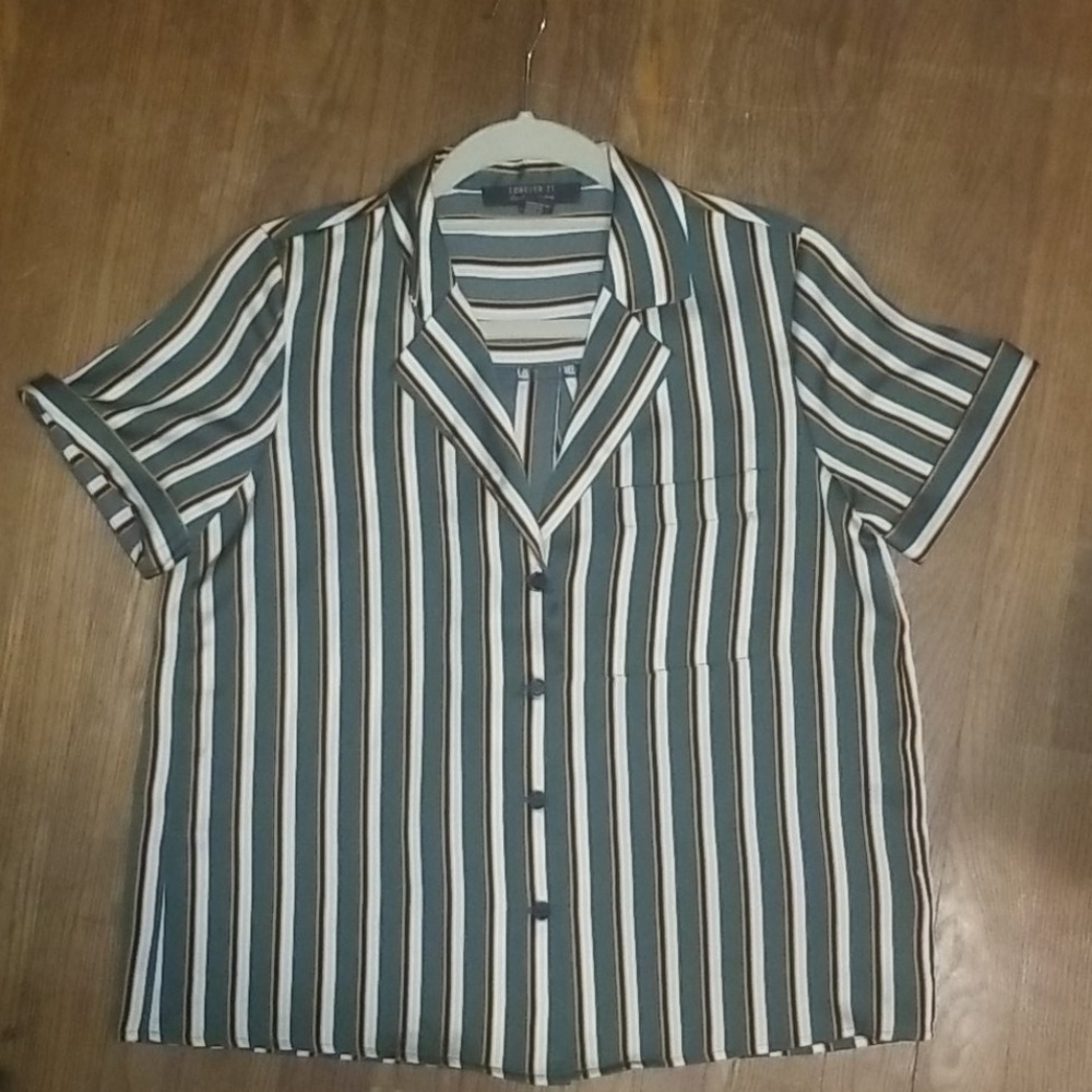 Collared top button down